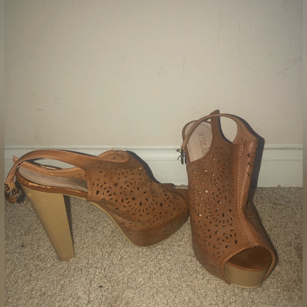 Brown Leather Open Toe w/ Wooden Heel Shoe